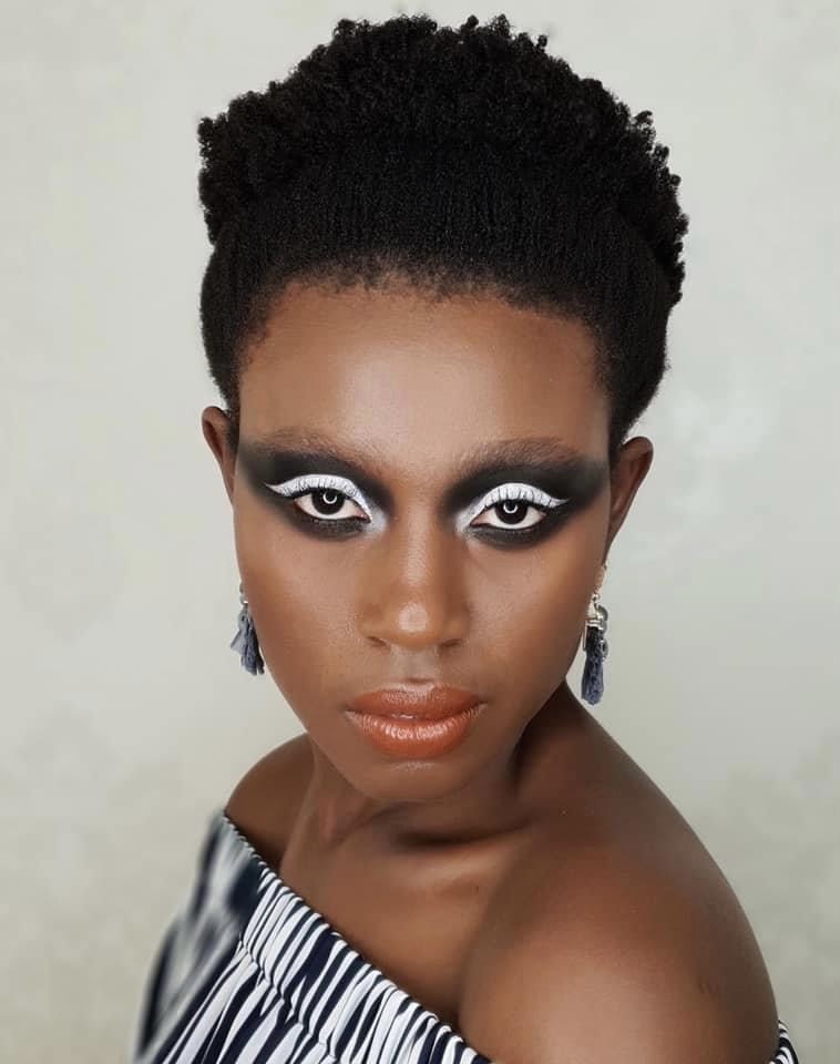   Carol Ribas Makeup